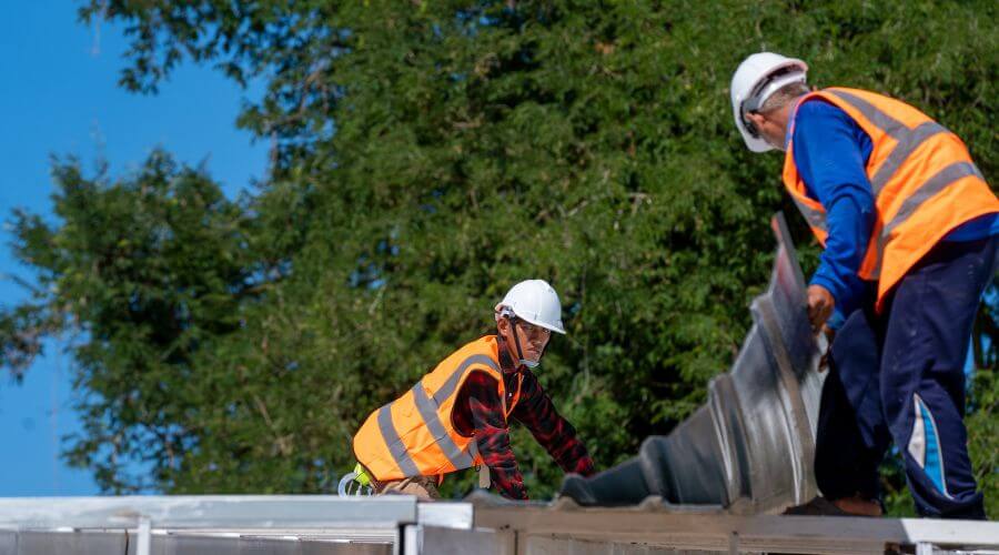 Roof maintenance in Mountain Village, AK